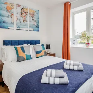 Apartment King Bed Manhattan Close To London Heathrow