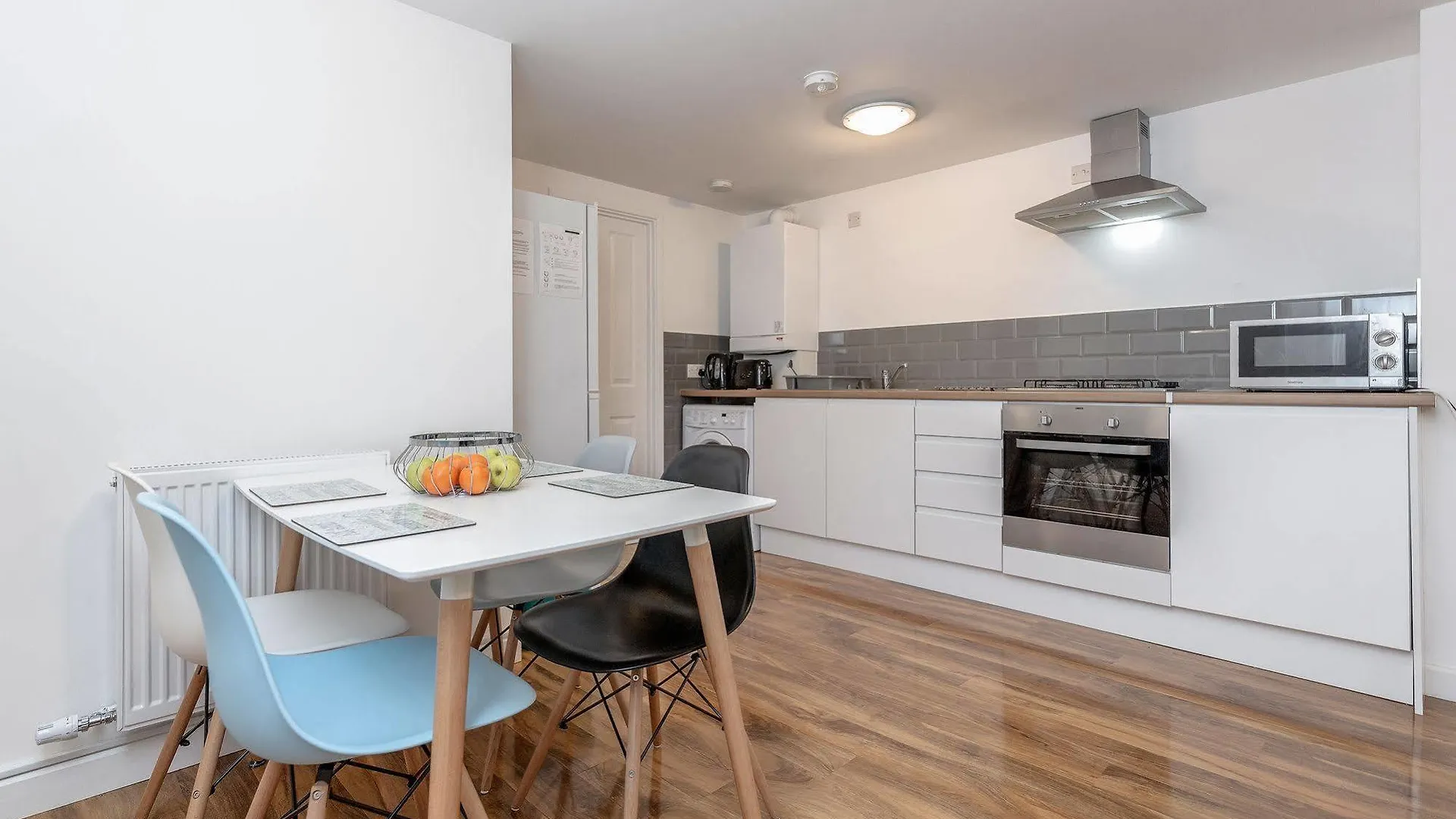 Royal Apartments West Drayton  4*, West Drayton (Middlesex)