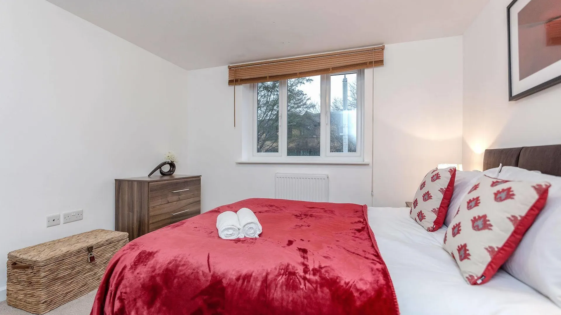 Royal Apartments West Drayton  4*, West Drayton (Middlesex)